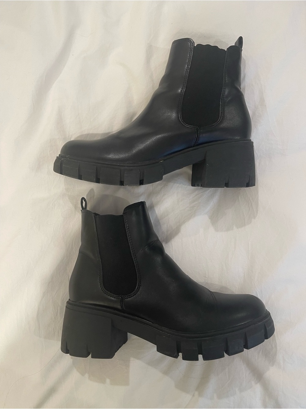 Madden Girl Chunky Platform Chelsea Boots